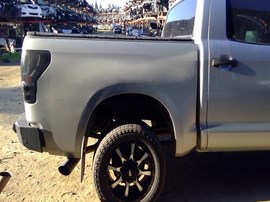 2011 TOYOTA TUNDRA, SILVER, SR5 MODEL, CREW CAB, 5.7L, AT, 4WD. Z26265